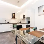 Lux Downtown * Budapest